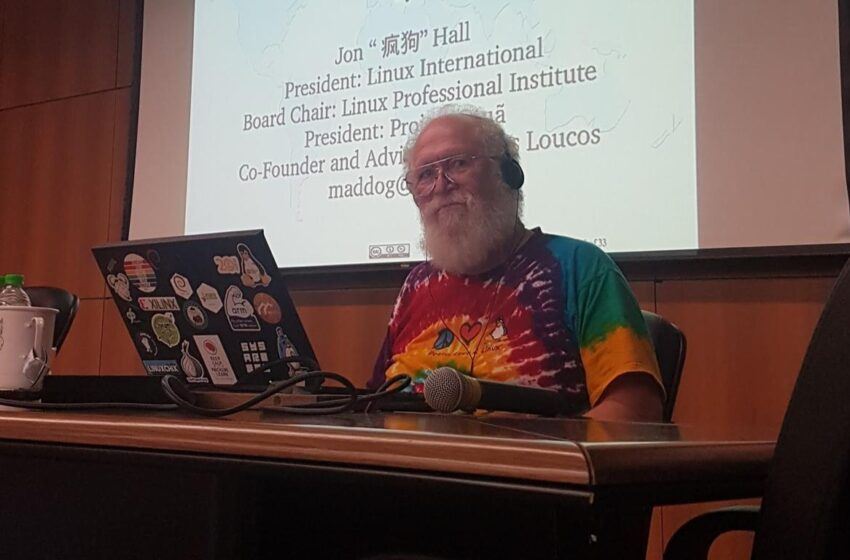 Guru do software livre, Jon “maddog” Hall, visita Facens