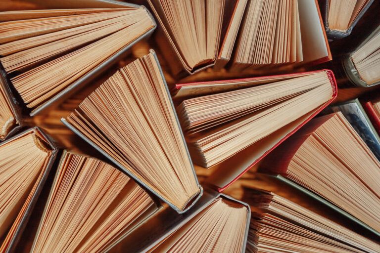 Outubro: Mês das comemoração das Letras: Professores, Poetas, Livro e Poesias