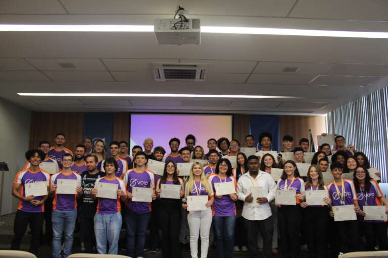 Alunos da equipe VOID Facens recebem homenagem pelas conquistas em 2024