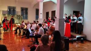 Cantata de Natal reúne coral, orquestra de câmara e presépio vivo