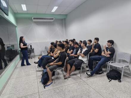 Simulação em UPX5: Engenharia de Produção na Tomada de Decisão Empresarial