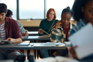 Por que a educação continuada é crucial para sua carreira hoje?