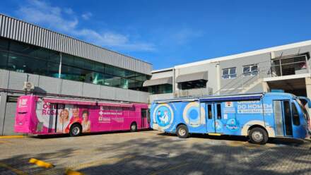 Ônibus Rosa e Azul prestam atendimentos gratuitos de ginecologia e urologia na Facens