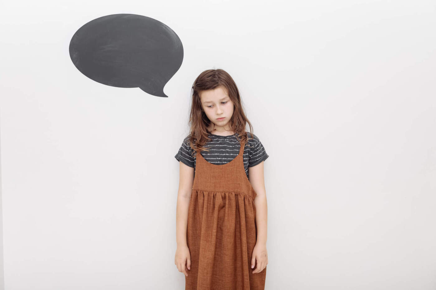 Mutismo seletivo: especialista explica como o transtorno de ansiedade afeta crianças no ambiente escolar
