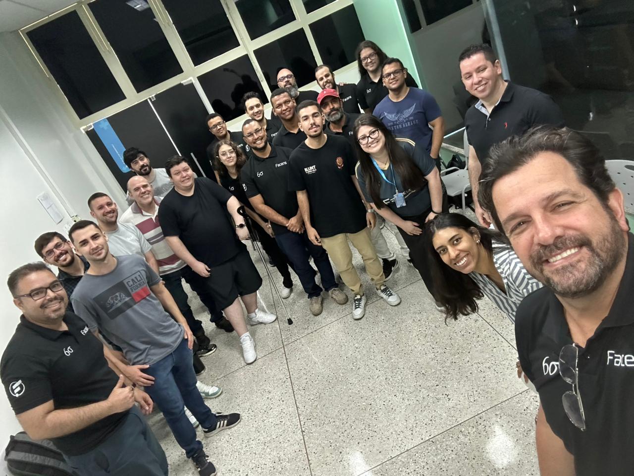 Do mercado para a sala de aula: ex-aluno contribui com formação prática na pós-graduação