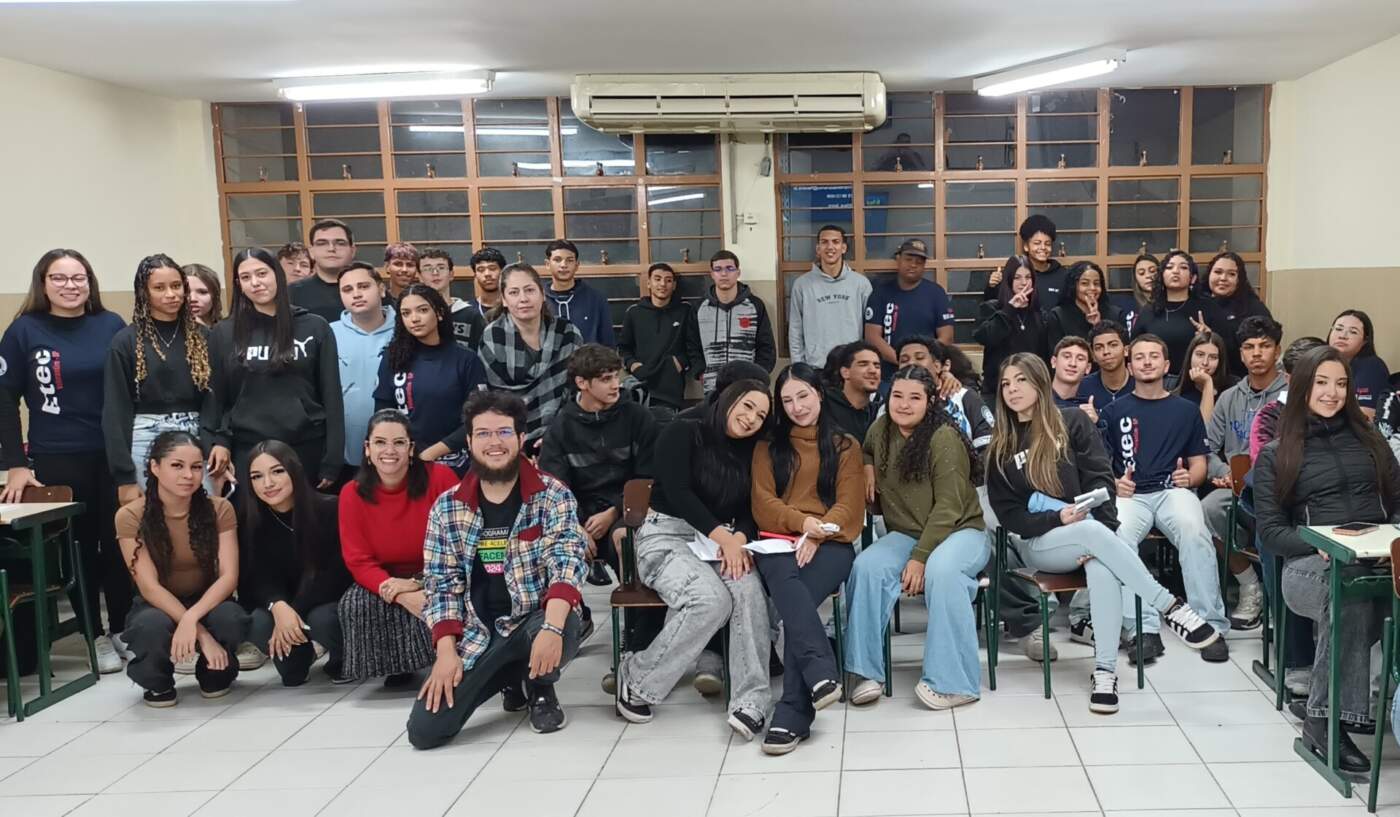 UniFacens promove palestra sobre atitude empreendedora e comunicação na Etec de Votorantim