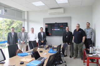 UniFacens recebe representantes da Fortinet para discutir inovação e oportunidades de parceria