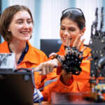 Engenharia Mecatrônica ou Engenharia de Controle e Automação: qual escolher?