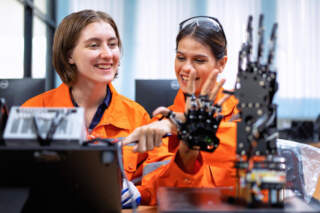 Engenharia Mecatrônica ou Engenharia de Controle e Automação: qual escolher?